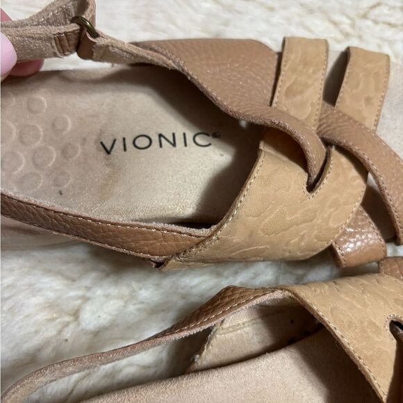 Vionic Tan Sandals with Crisscross Straps and Slingback - Picture 3 of 6
